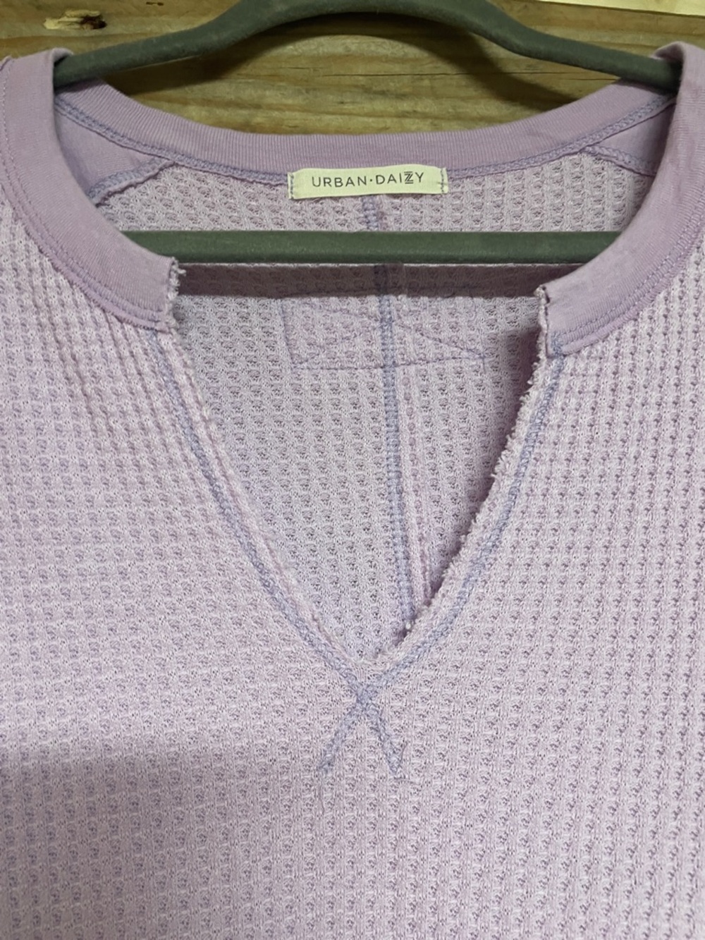 Urban Daizy size Large Lavender Waffle-Knit Long Sleeve Lightweight Soft Top - Picture 4 of 9